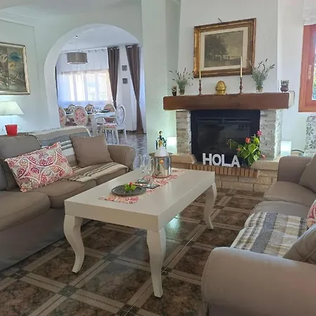 Del Mar Villa *